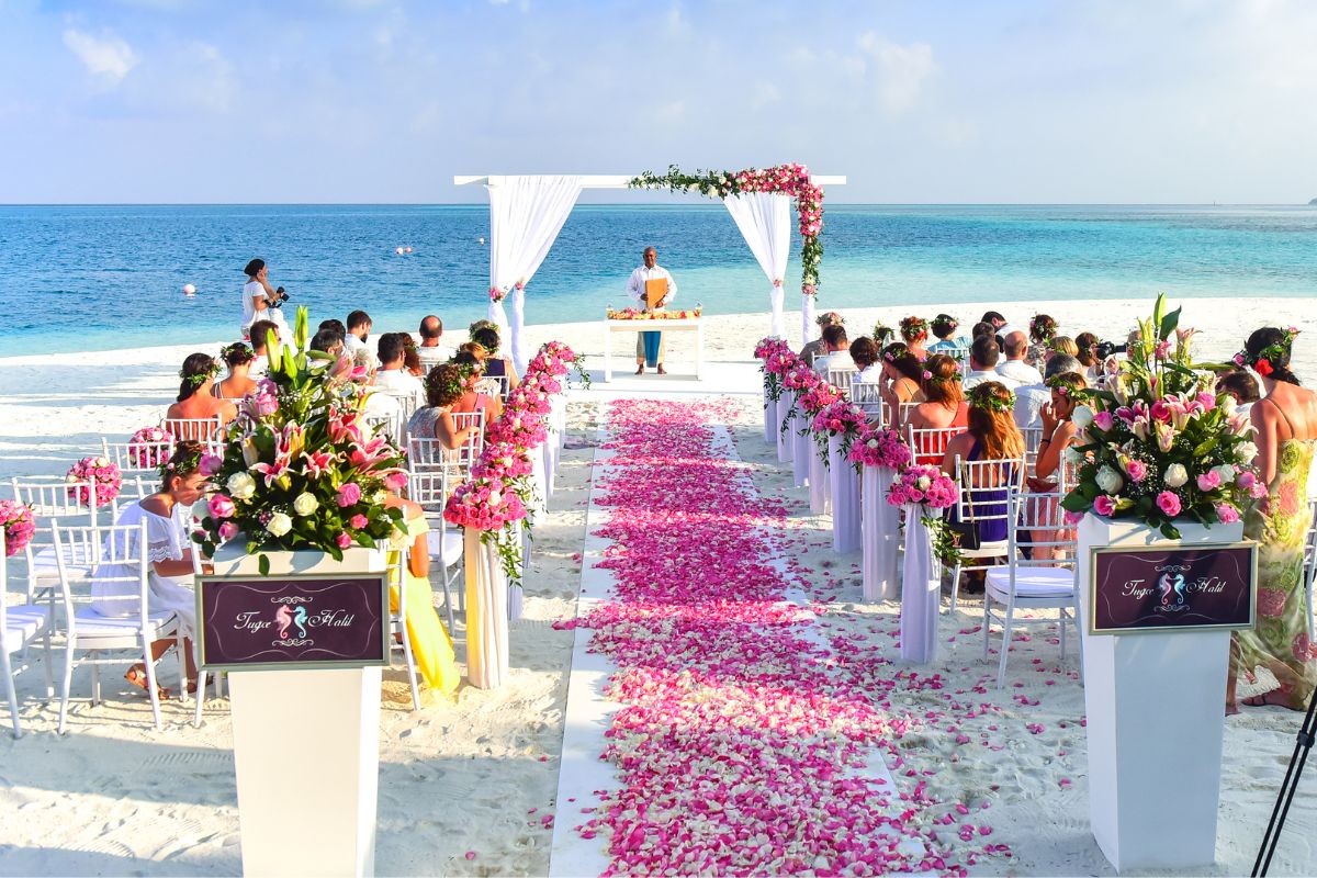 How Much Does A Beach Wedding Cost? How Much Does A Beach Wedding Cost